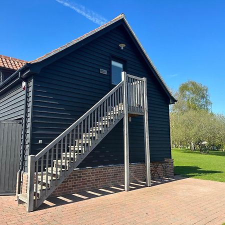The Old Piggery, Cart Lodge In Newbourne エクステリア 写真